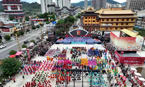 国庆中秋假期 贵州独山县共接待游客39万人次_fororder_1_副本