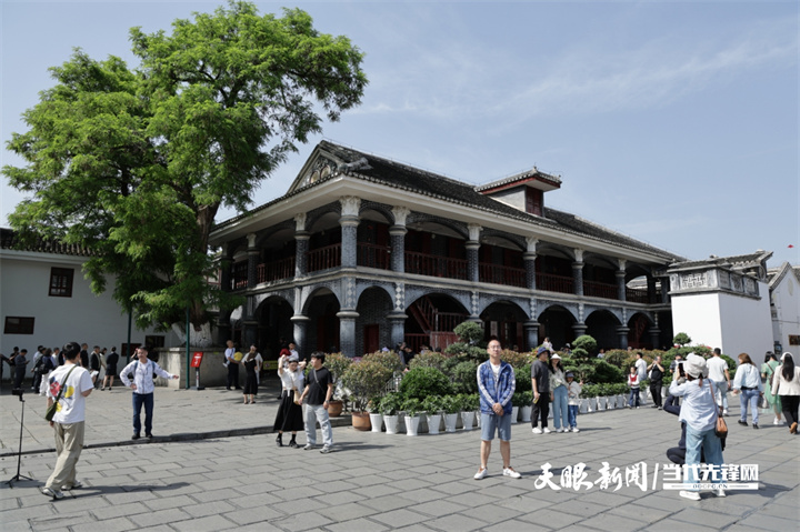 “五一”遵义会议会址迎客潮 红色旅游掀起新热度