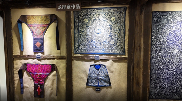 贵州麻江县河坝村：博物馆串起非遗韵 休闲地盛满幸福感_fororder_成品展示