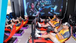 数字引擎轰鸣“中国数谷” 2025虚拟F1中国公开赛首次挥旗贵阳