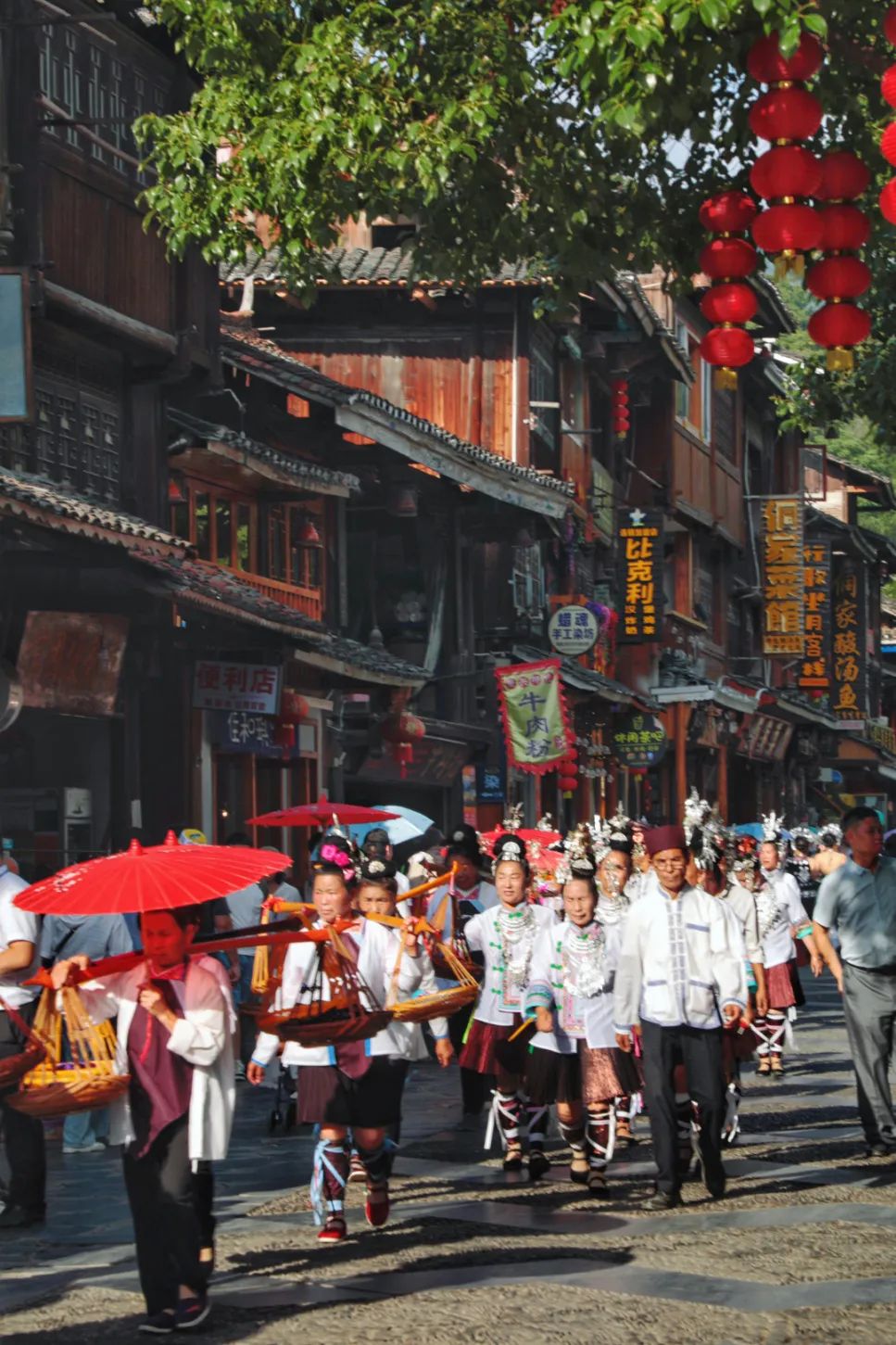 分分钟“出片”！贵州是一个“大型时装秀场”