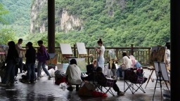 六盘水市钟山区：雨后山水入画来 凉都旅居添艺趣