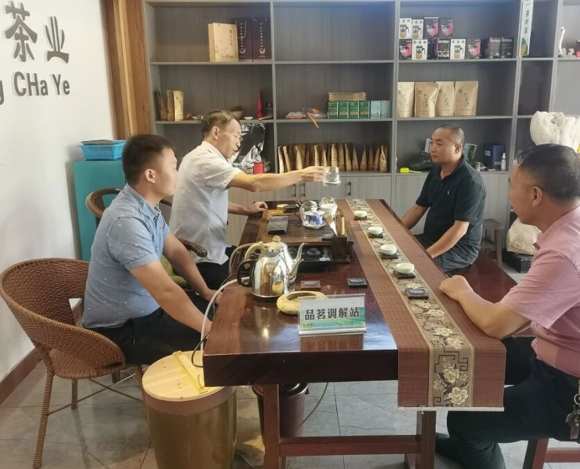 贵州新“枫”景 茶香里的和谐密码——都匀巧用制茶智慧创新基层调解