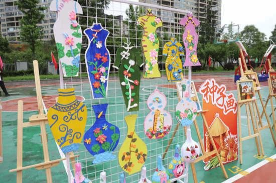 贵阳市修文县第二小学以文化润童心培养创造力_fororder_a1d4819bdebc4a66b0cb2d4e6f848dbf_s