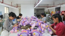 凯里“绣娘”的幸福密码：守着家、绣着花，钱包鼓鼓乐开花！