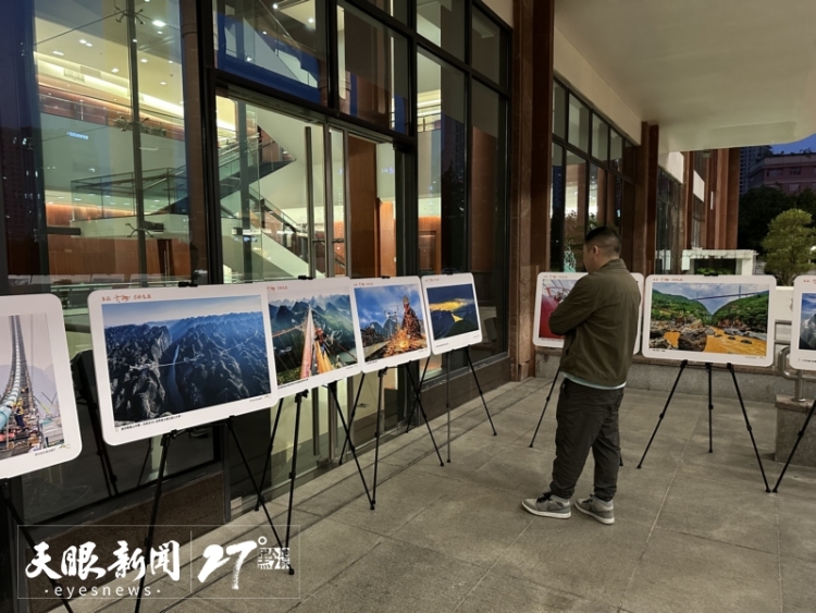 杂技剧《脊梁》首演好评不断