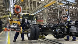 聚集相关企业13家！贵安新区以“链”为媒壮大新能源汽车产业