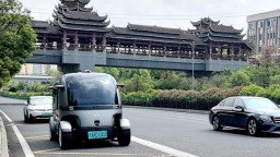 贵州首条无人驾驶公交线路将于5月4日开通运营 试运营期间可免费体验