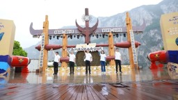 行走乌蒙之巅——徒步毕节乌江源百里画廊穿越线徒步活动在黔西举行