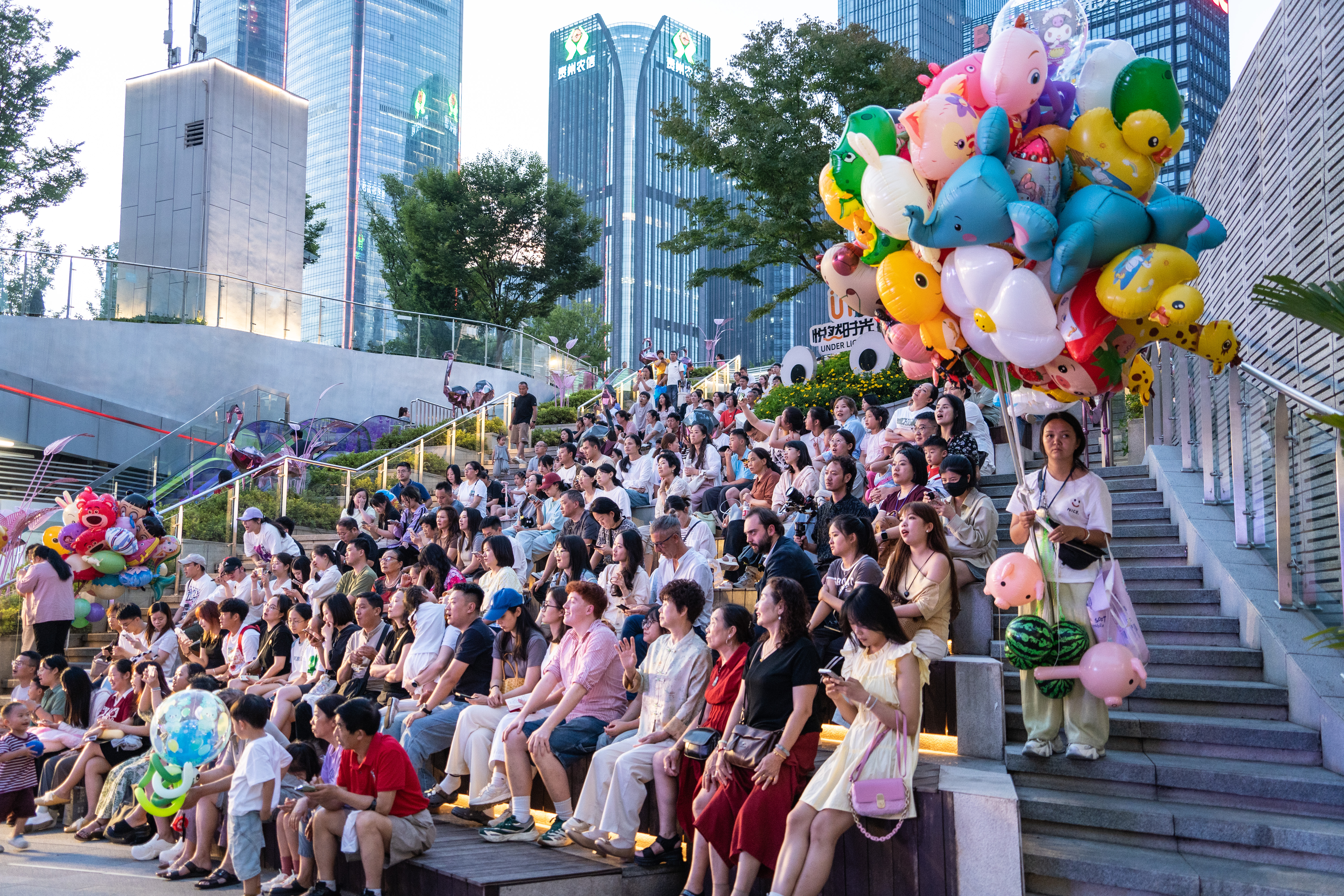 贵阳路边音乐会奏响“中欧和弦”