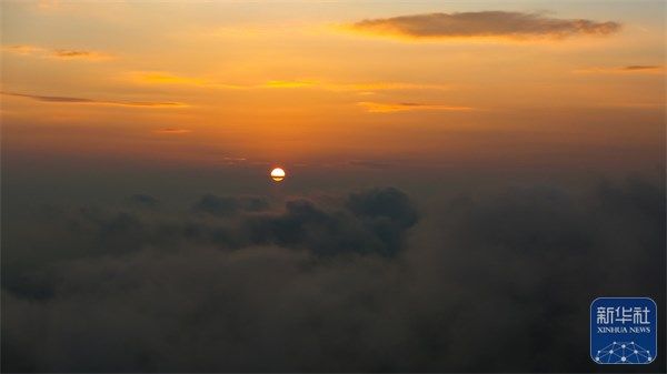 美不胜收！贵州六枝老王山现云海、佛光、日月同辉奇观_fororder_3333