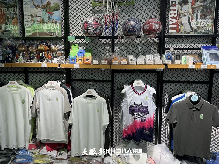 燃爆台盘！2025“村BA”决赛夜引客三万，麦迪助阵引爆暑期经济