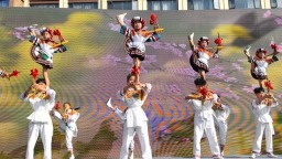 2025年贵州红·山水越野挑战赛（百里杜鹃站）：感受非遗舞蹈与体育精神的碰撞