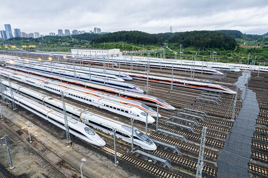 铁路暑运启幕 贵州地区铁路预计发送旅客2092万人次_fororder_mmexport1751333727251