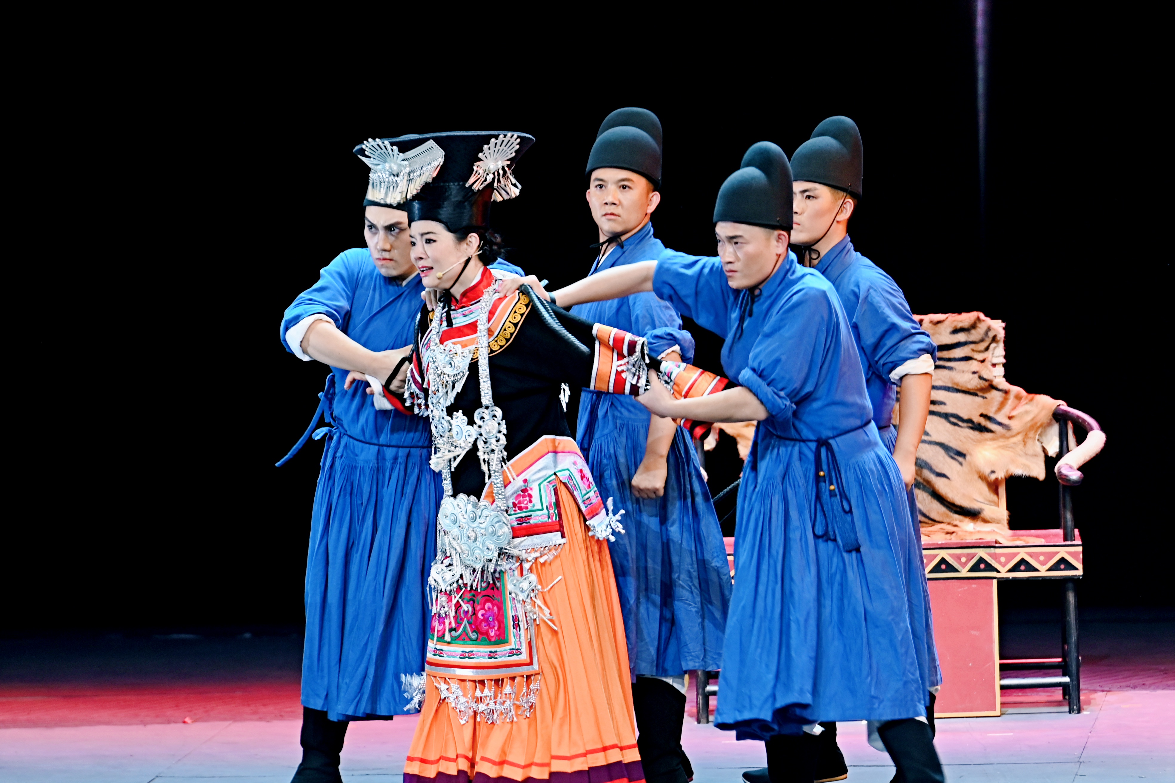 民族歌舞剧《奢香夫人》震撼上演 再现彝族女政治家传奇史诗