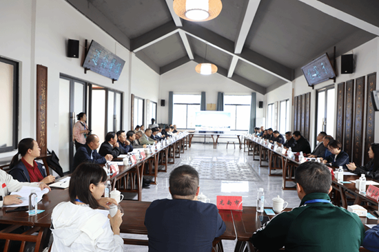 黔赣桂阳明文化转化运用暨文旅体融合发展座谈会在修文县举行_fororder_842f792e57574a6abda10b6c941076a0_s
