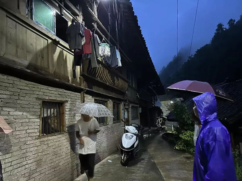 丹寨雨夜：紧急安全转移281人，安置点里暖流涌动