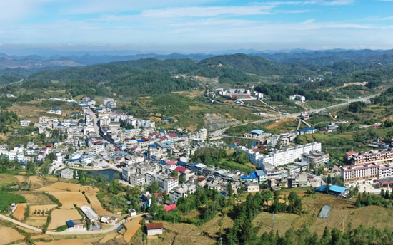 贵州瓮安：“清”出底色、“改”出生机、“治”出质感_fororder_建中镇全景（李泓颖 摄）