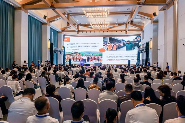第三届中国非物质文化遗产保护年会暨第四届丹寨非遗周主旨演讲在丹寨举行_fororder_1