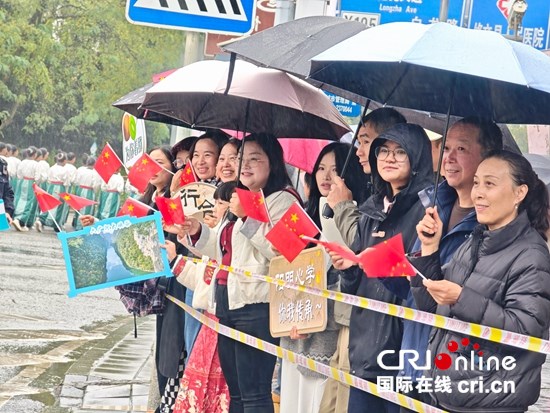 贵州修文举行2025年阳明经典诵读大型巡游展演活动_fororder_微信图片_20251110114407_135_430