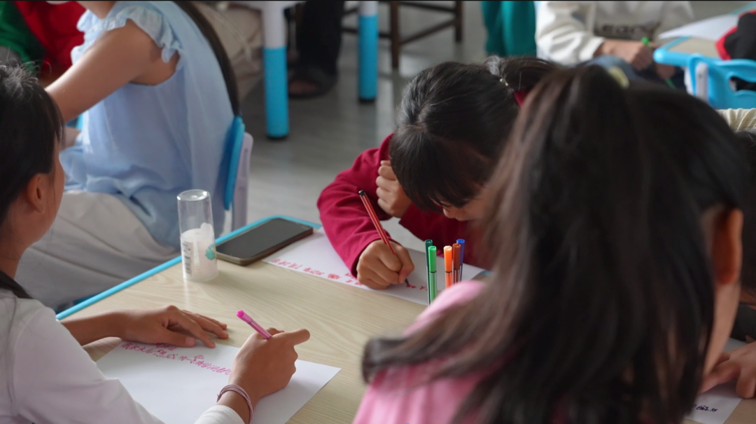书香贵阳入乡村 农家书屋童趣多