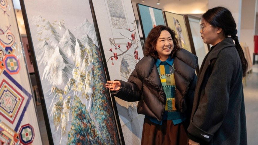 贵州施秉：数智赋能 非遗苗绣焕新彩