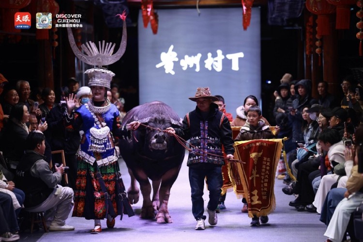 她们将在中国国际时装周绽放！贵州“村T”启动56个民族新娘海选_fororder_dD0xNzczNjU5Nzg3X3I9NTIxNGM5NzZfdz0xMDgwX3E9MTAwX2U9anBn