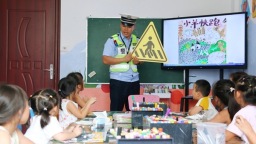 贵州台江：织密乡村学子通勤“安全网”