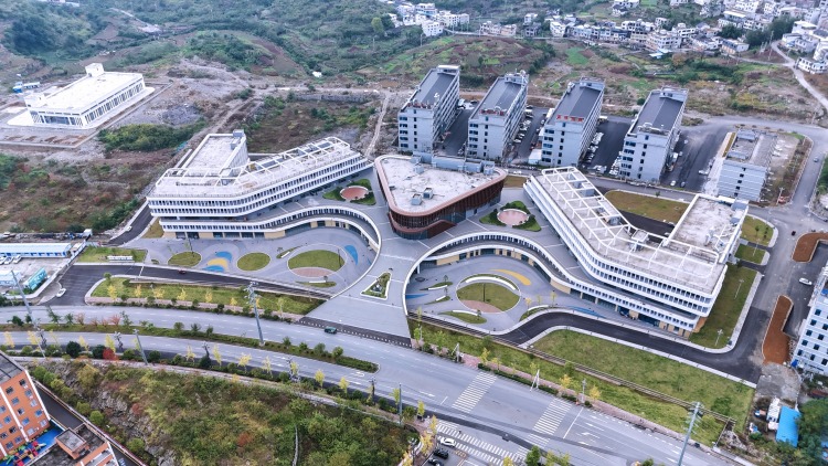 正安：“琴”“弦”和鸣 奏响东西部产业协奏曲