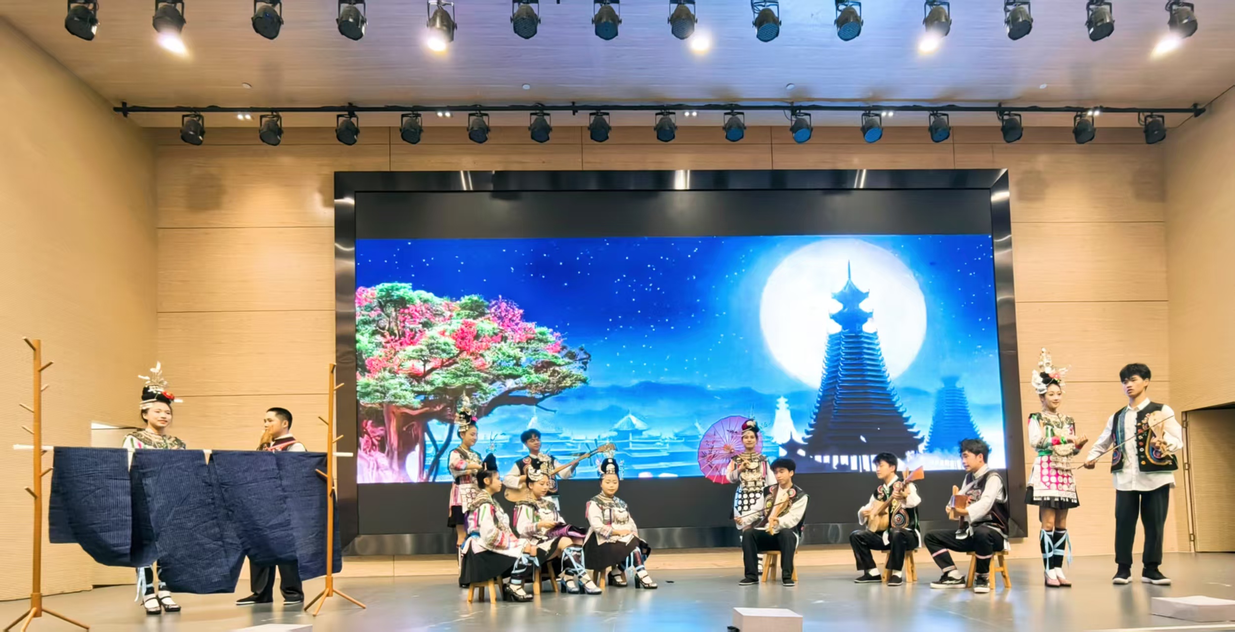“贵州印象：中国—东盟青年镜头下的光影故事”文化交流活动成功举办