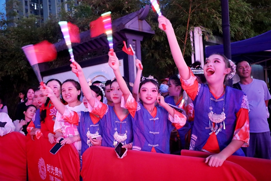 贵州清镇国庆中秋假期共接待游客91.5万人次_fororder_贵阳路边音乐会·时光贵州 (1)