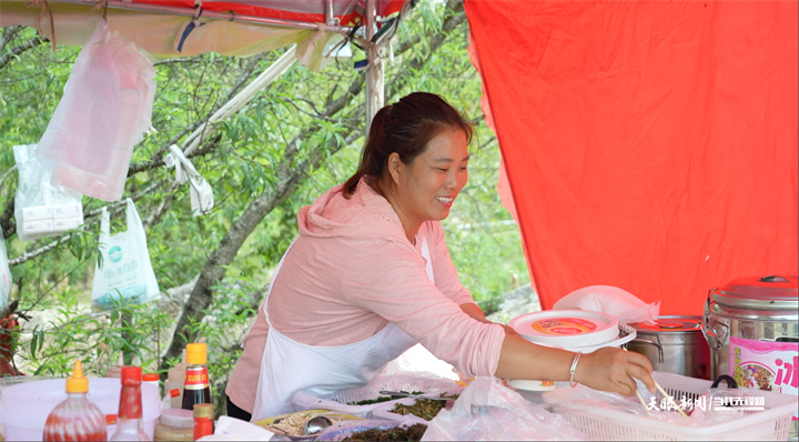 花江峡谷大桥未通车先火出圈！游客追拍世界级工程