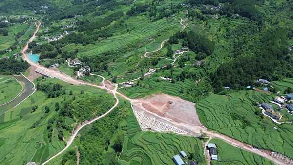 S306仁怀茅坝至龙井公路改扩建项目稳步推荐_fororder_S306仁怀市茅坝至龙井公路改扩建工程大景.JPG
