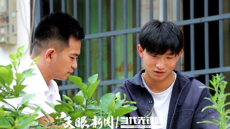 萤火微光 愿为其芒——驻村干部唐元熙人物素描