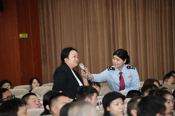 为涉农企业定制“税务套餐” 安顺这场活动“干货”满满 为涉农企业定制“税务套餐” 安顺这场活动“干货”满满_fororder_涉农企业及行业协会代表踊跃答题