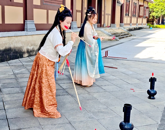 贵州都匀“双节”放大招 四大场景百场活动等你来嗨_fororder_微信图片_20250924170639_1460_60