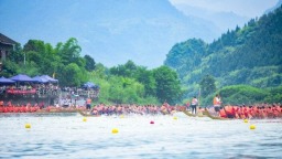 劈波斩浪见贵州 龙舟战鼓声又起