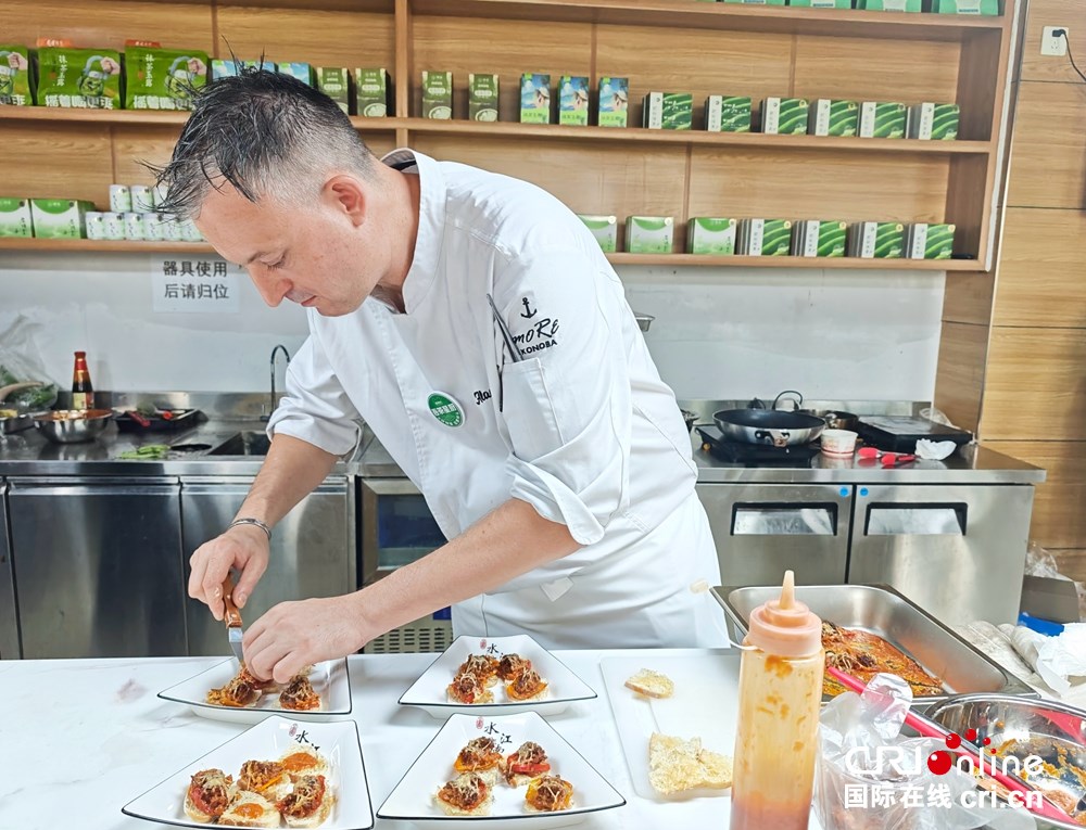 贵州抹茶“闯世界” 跨国厨艺对话共探产业未来_fororder_微信图片_20250907171044_1577_36