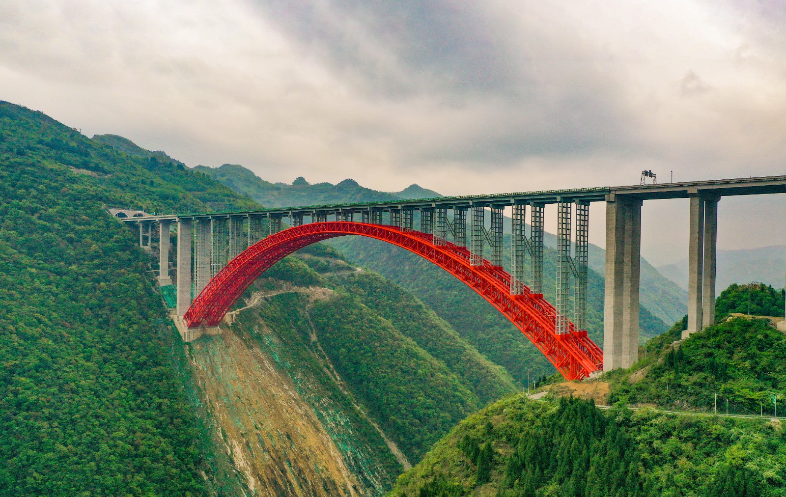 贵州桥：跨越山川的美丽画卷