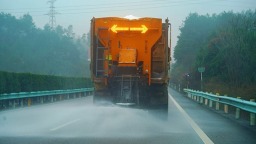 贵州丹寨：多措并举防寒潮 护航高速公路安全畅通