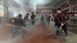 贵州仁怀：赤水河畔冬酿忙 糙沙时节酒韵浓