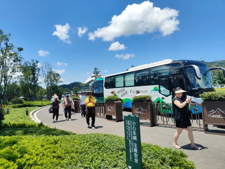 兴义万峰林：避暑游玩的清凉胜地