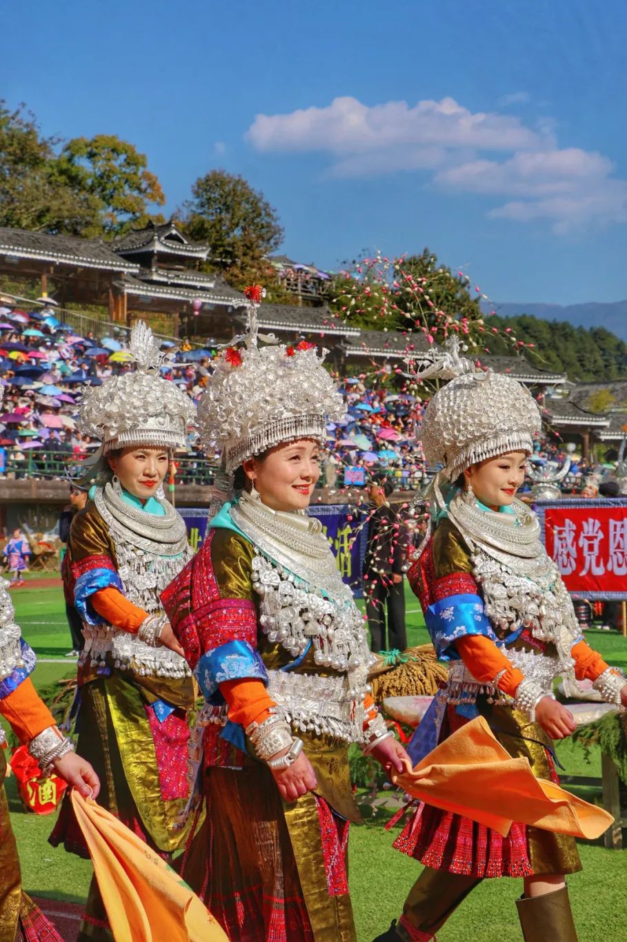 分分钟“出片”！贵州是一个“大型时装秀场”
