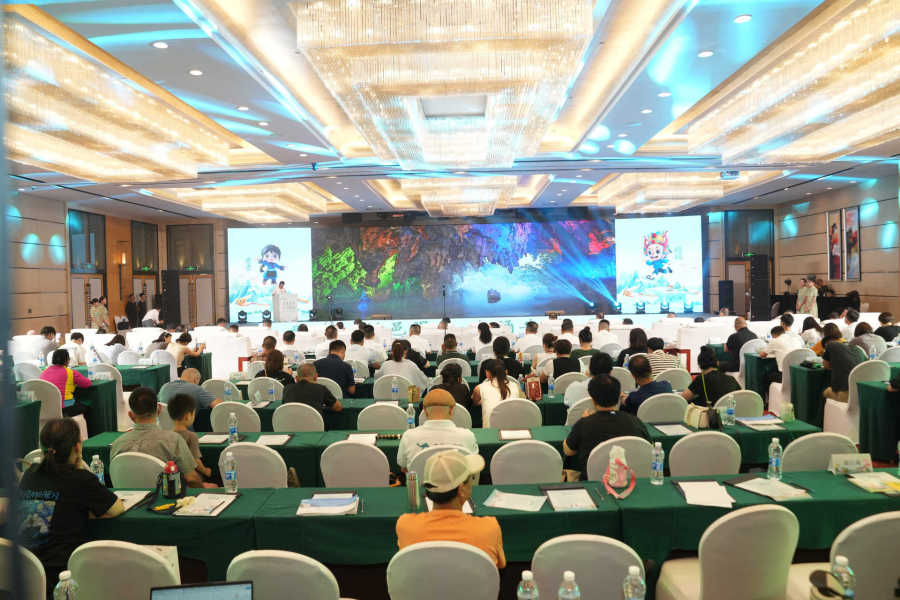 “泺邑瀑乡·泉涌安顺”安顺文化旅游推介会在济南举行