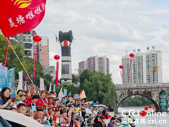 贵州惠水：千年龙舟竞渡 涟江两岸共绘文体旅新篇_fororder_微信图片_20250603150610