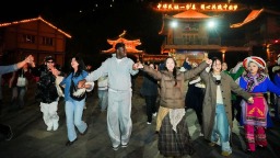 全球学子在贵州看什么？原来是看山、看桥和看舞