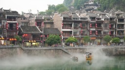 贵州镇远：“五一”旅游新亮点 多彩活动迎客来