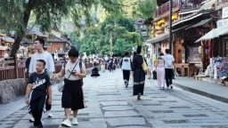 贵州西江千户苗寨：“影旅联动+非遗赋能”  暑期迎客流高峰