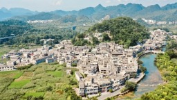 黄果树旅游区石头寨村入选贵州省民族文化重点采风村落