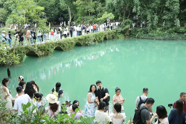 累计接待游客超百万人次 贵州荔波假期文旅市场火爆_fororder_640